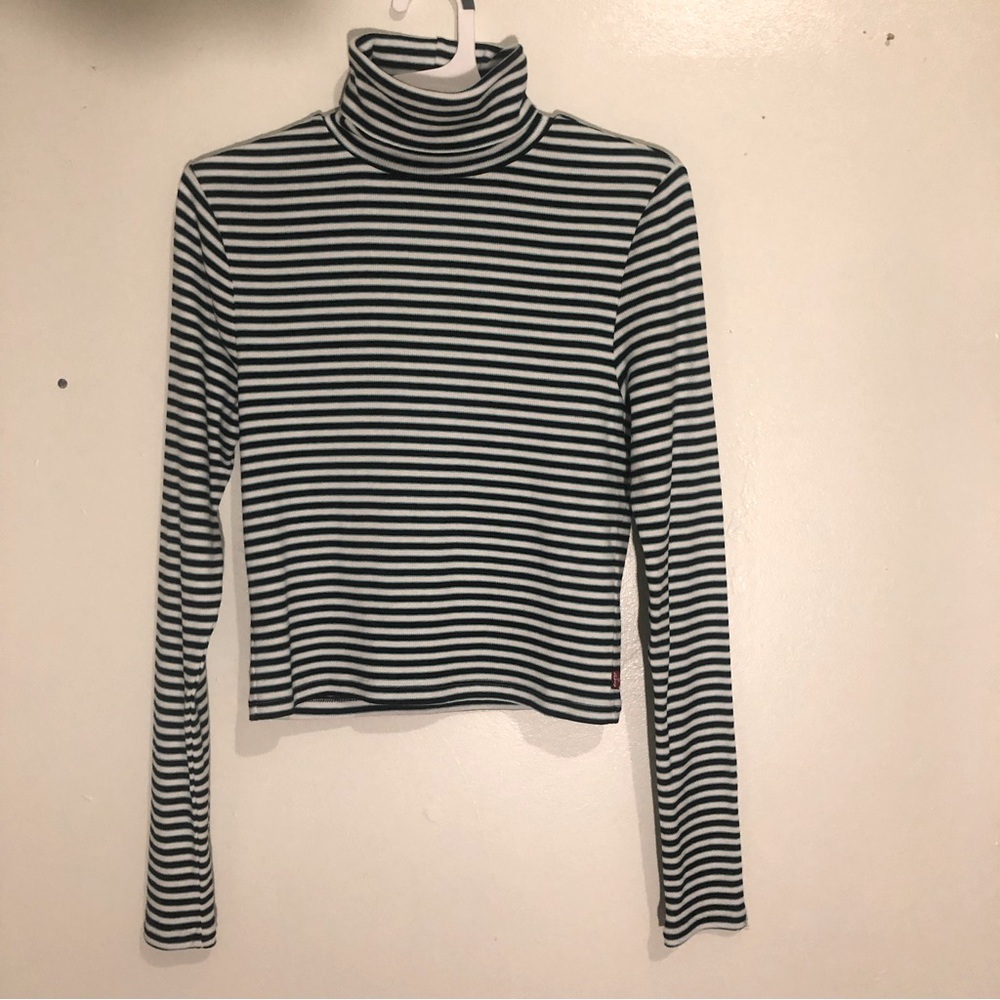 Levi’s Striped Tight Fit Turtleneck, size XS.